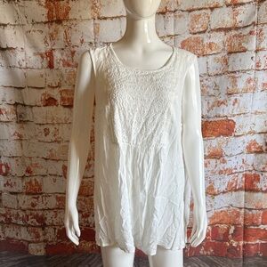 Torrid New With Tags White Sleeveless Crinkle Gauze Eyelet Tank